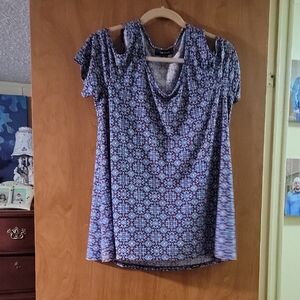Karen Kane Blue and White Patterned Blouse
